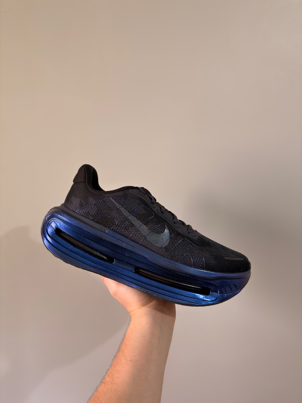 Nike Vomero Premium Gridiron — 45, Novo