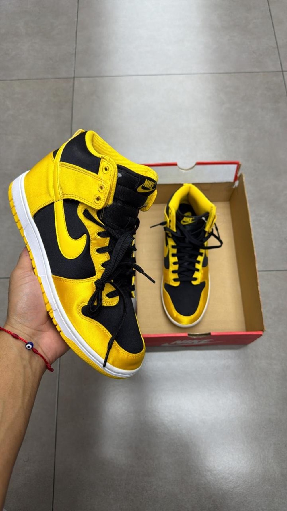 Nike Dunk High Satin Goldenrod Black Varsity Maize White Feminino