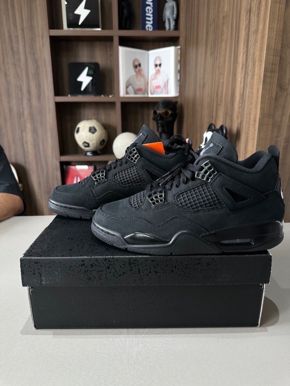 Air Jordan 4 Black Cat (2025)