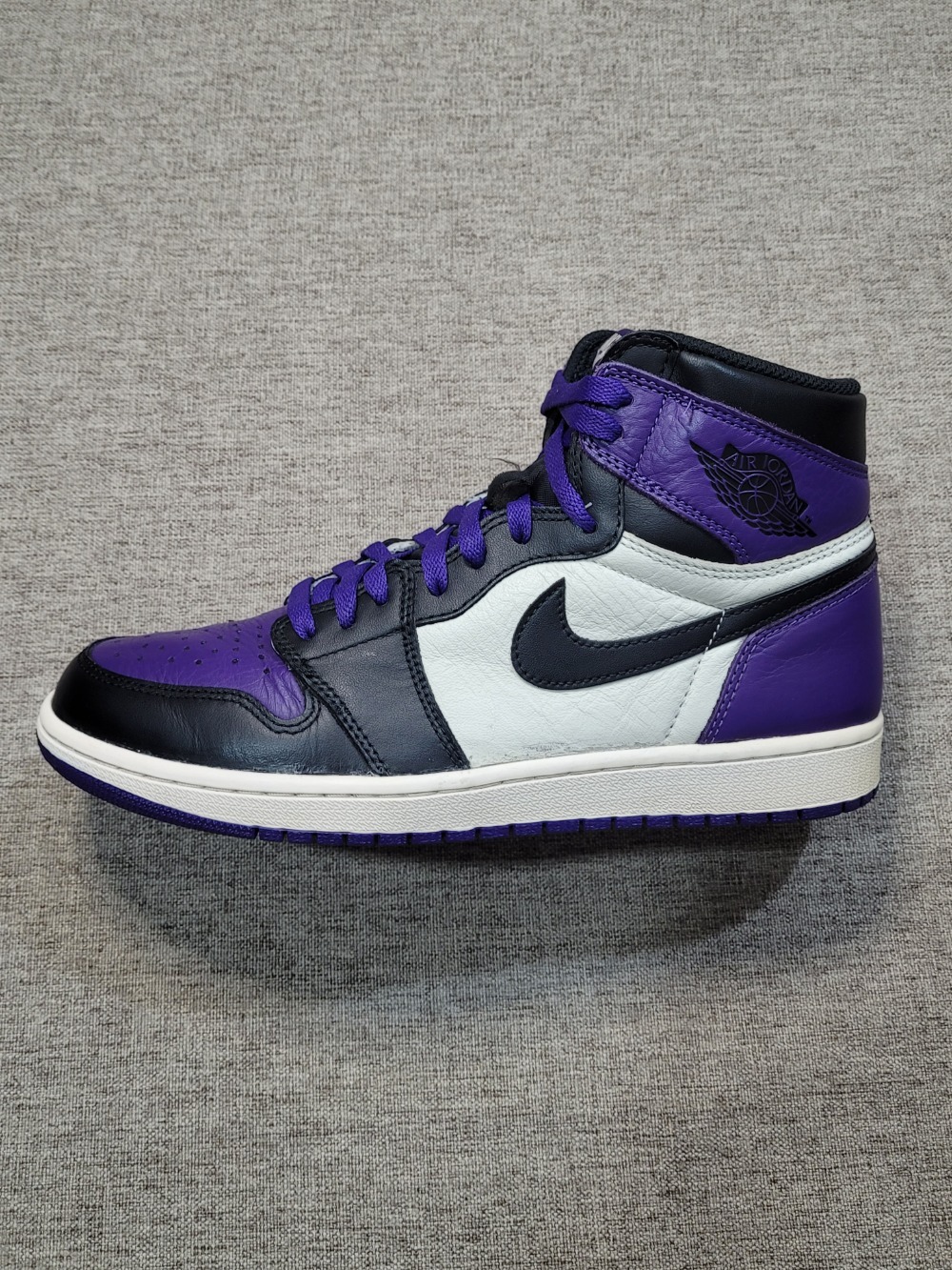 Air Jordan 1 High Court Purple