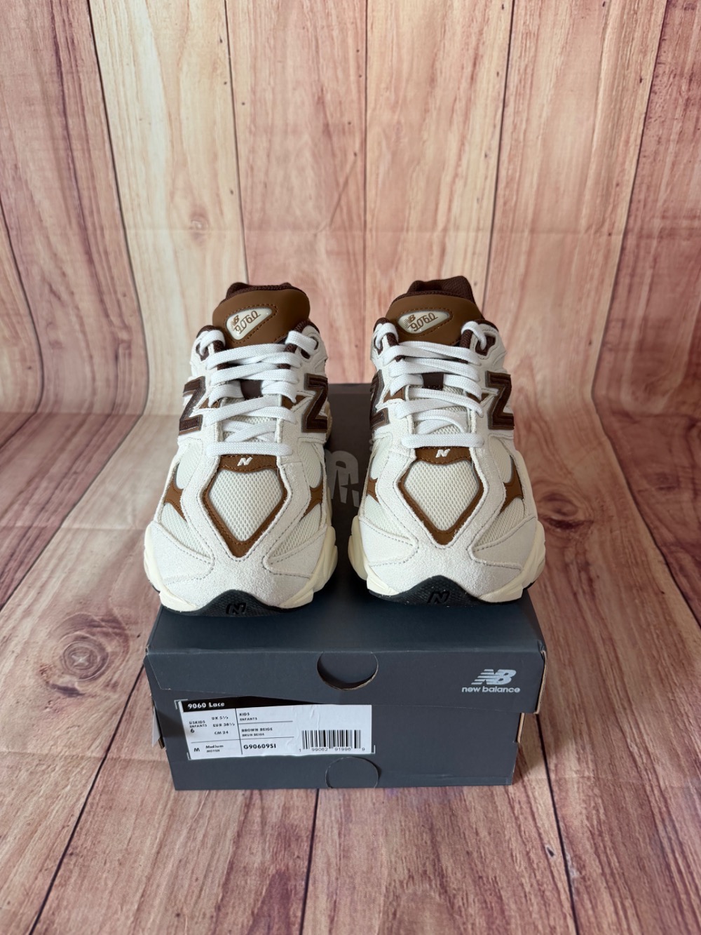 New Balance 9060 Breakfast Tea Angora
