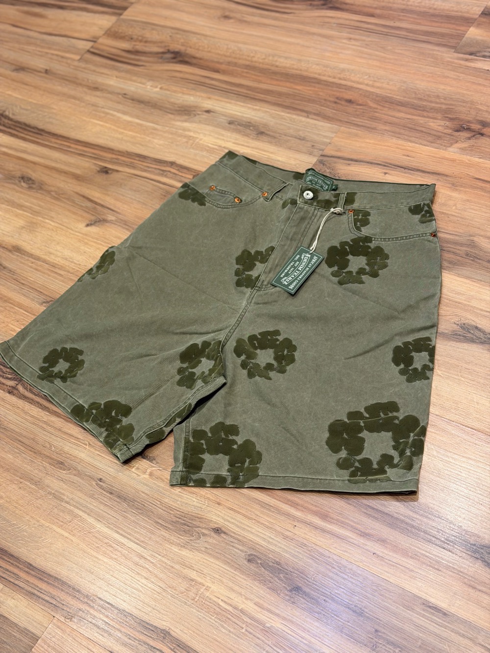 Bermuda Denim Tears Cotton Wreath Flocked Khaki