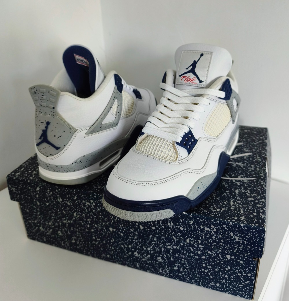 Air Jordan 4 Midnight Navy