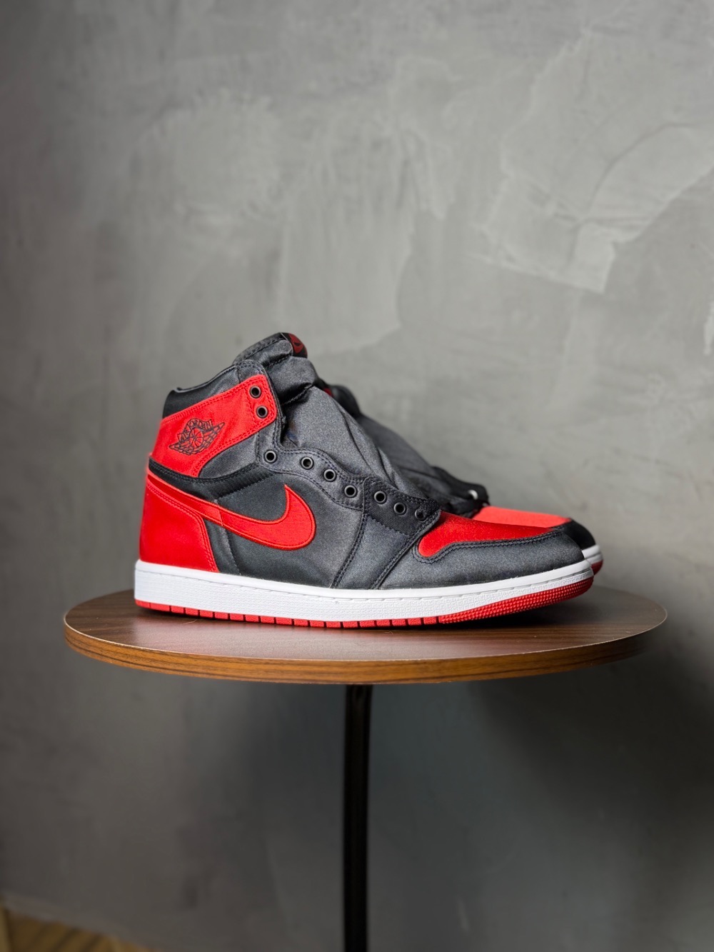 Air Jordan 1 High OG Satin Bred