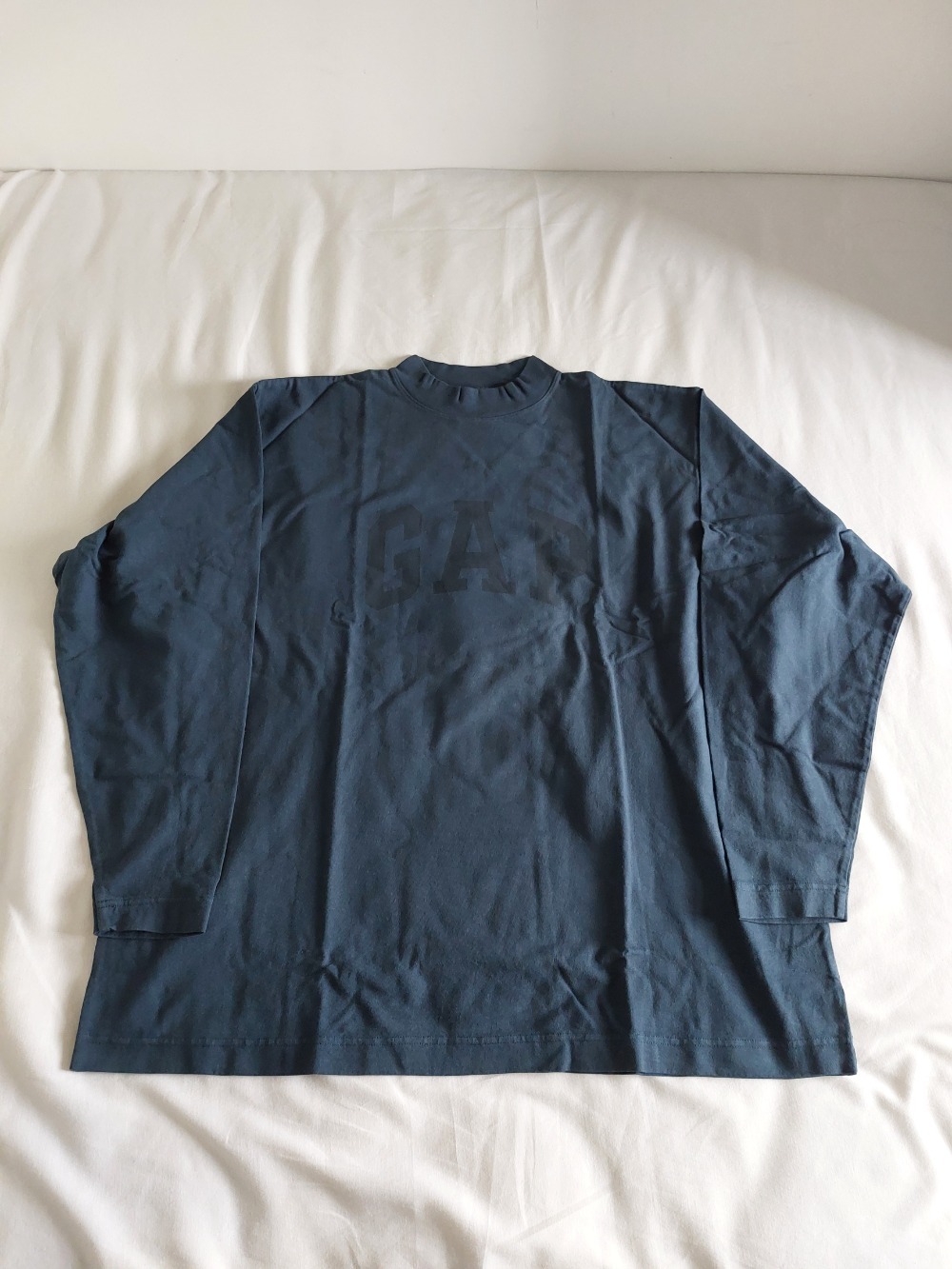 Camiseta Manga Longa Yeezy Gap Balenciaga