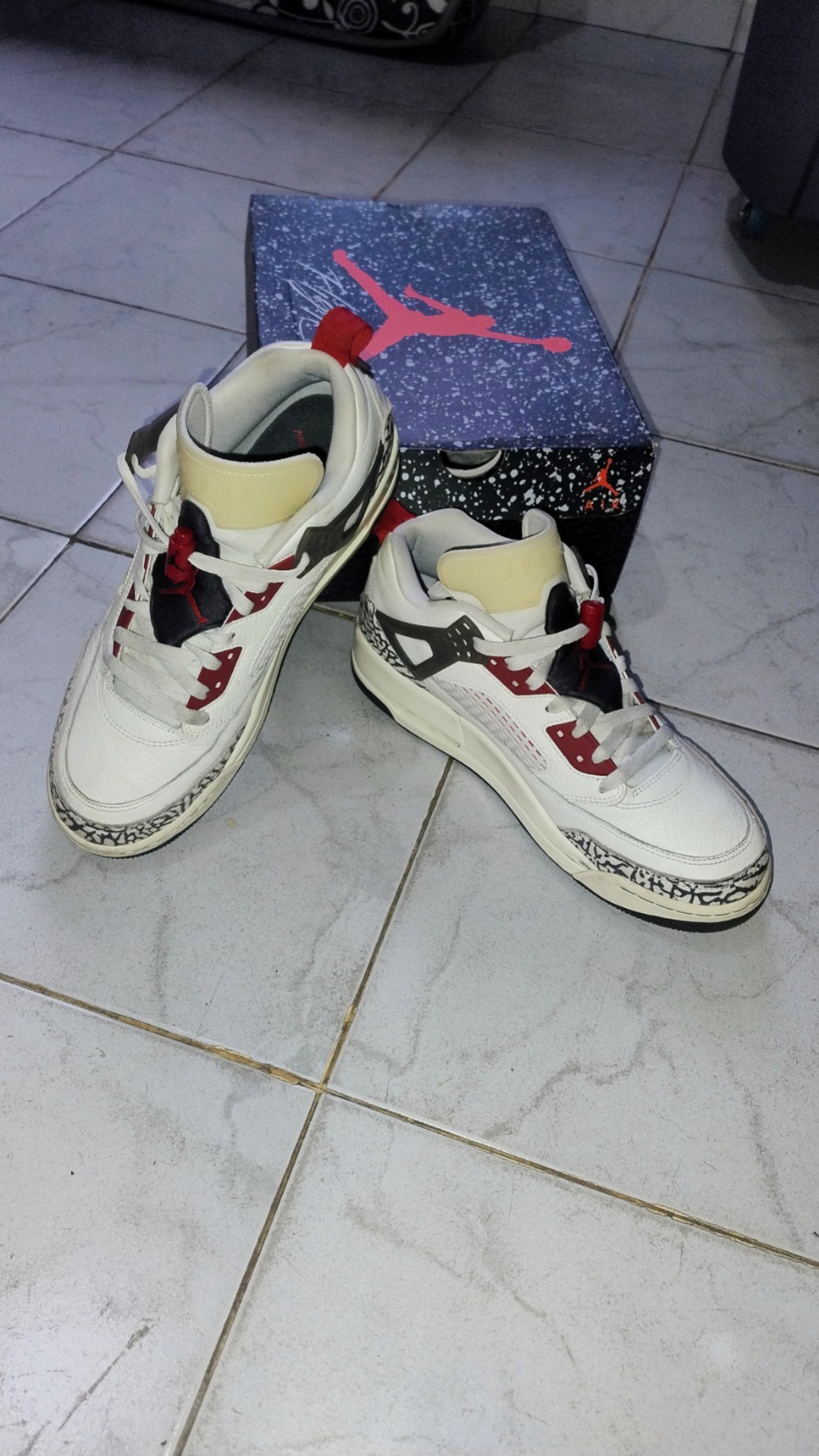 Air Jordan Spizike Low Sail Anthracite Coconut Milk Varsity Red