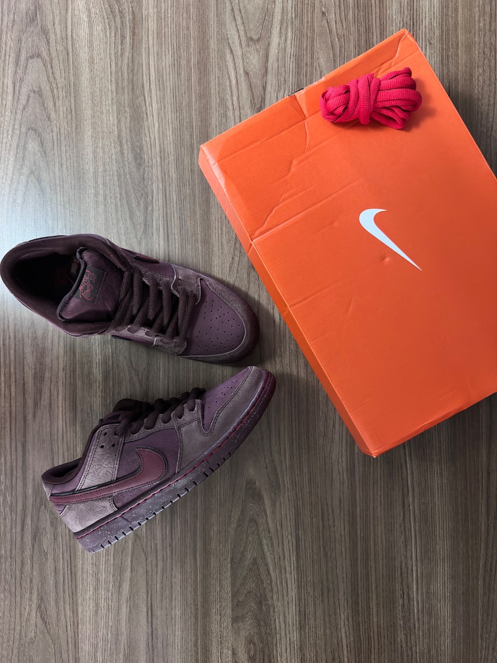 Nike SB Dunk Low City of Love
