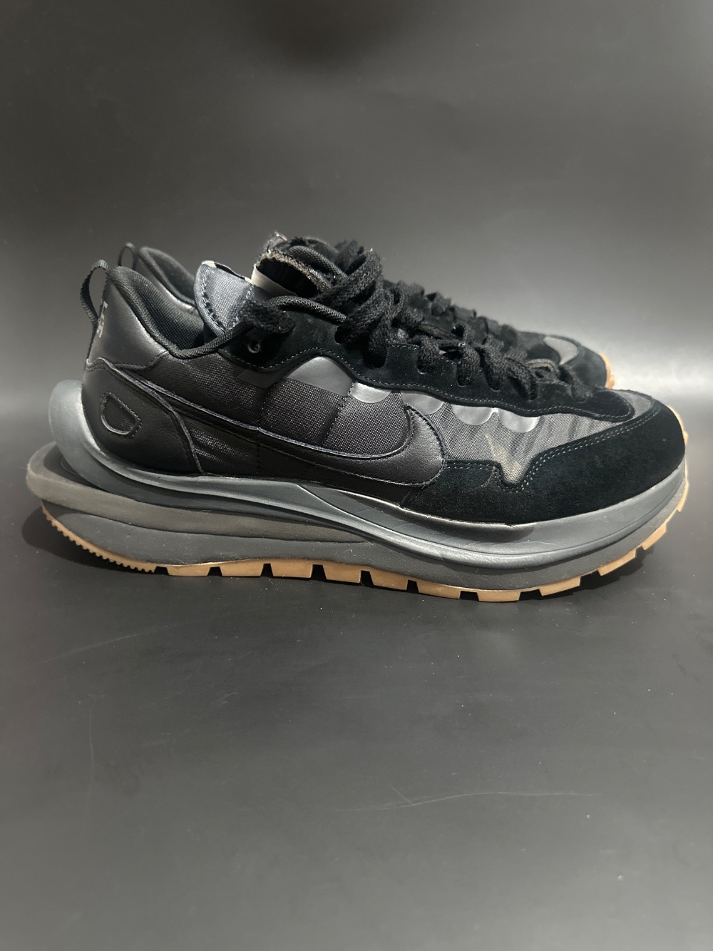 Sacai x Nike VaporWaffle Black and Gum — 42.5, Usado