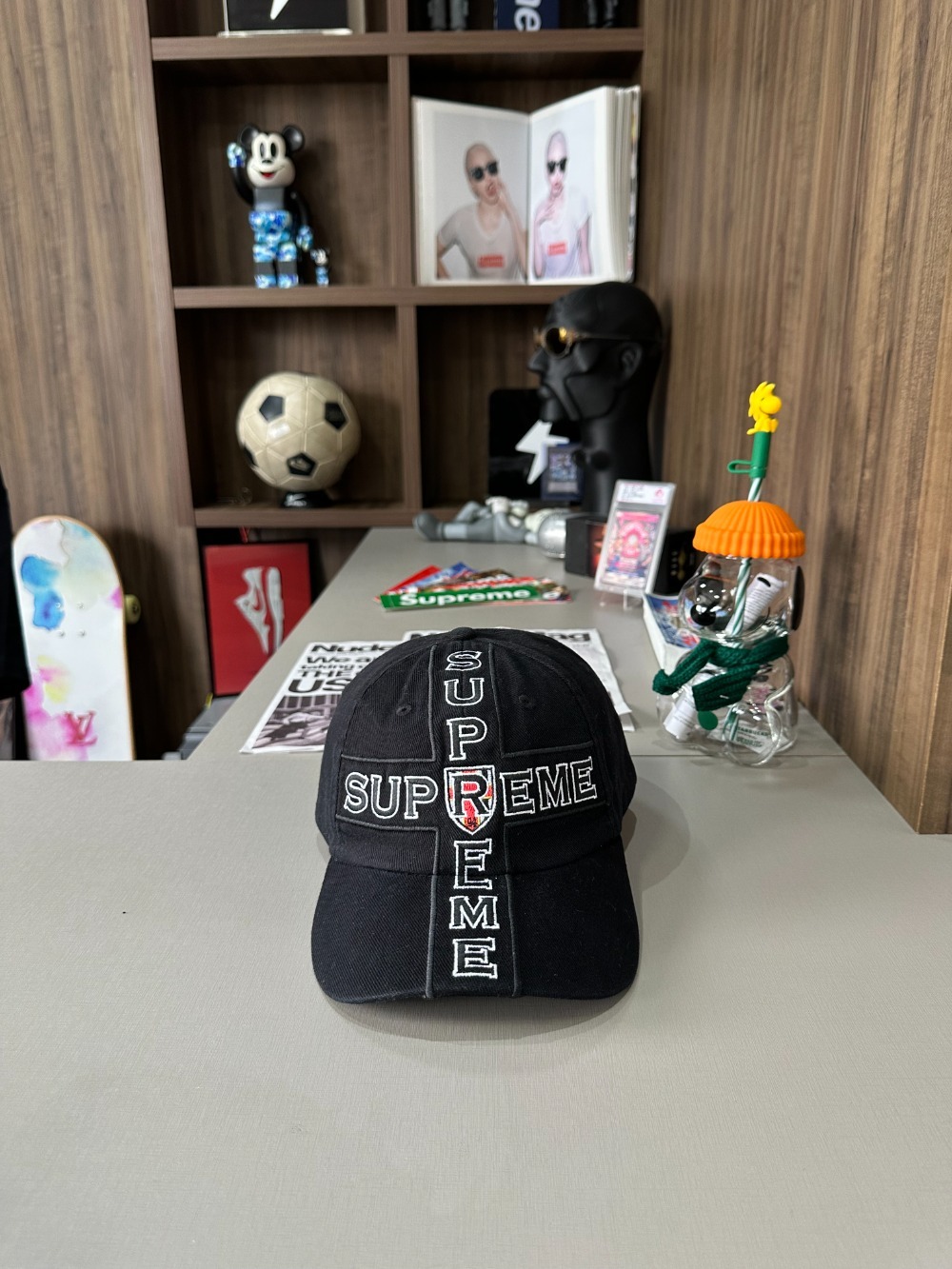 Boné Supreme Cross 6-Panel Black FW26-W7