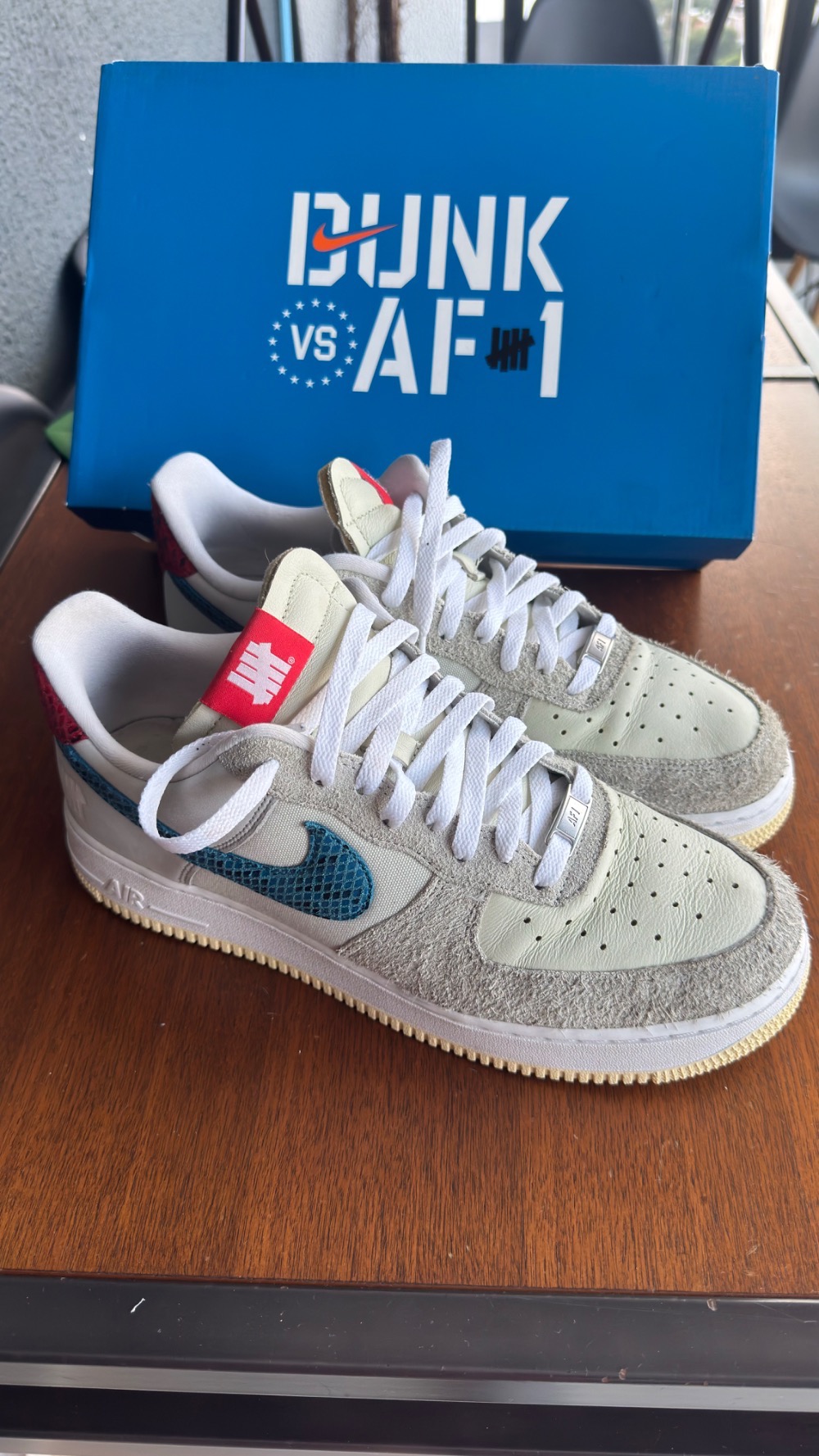 Undefeated x Nike Air Force 1 Low 5 On It