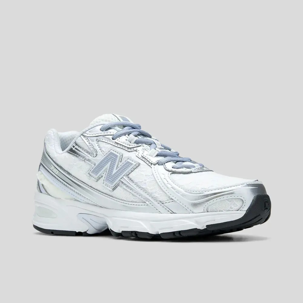 New Balance 740 Linen Silver Metallic