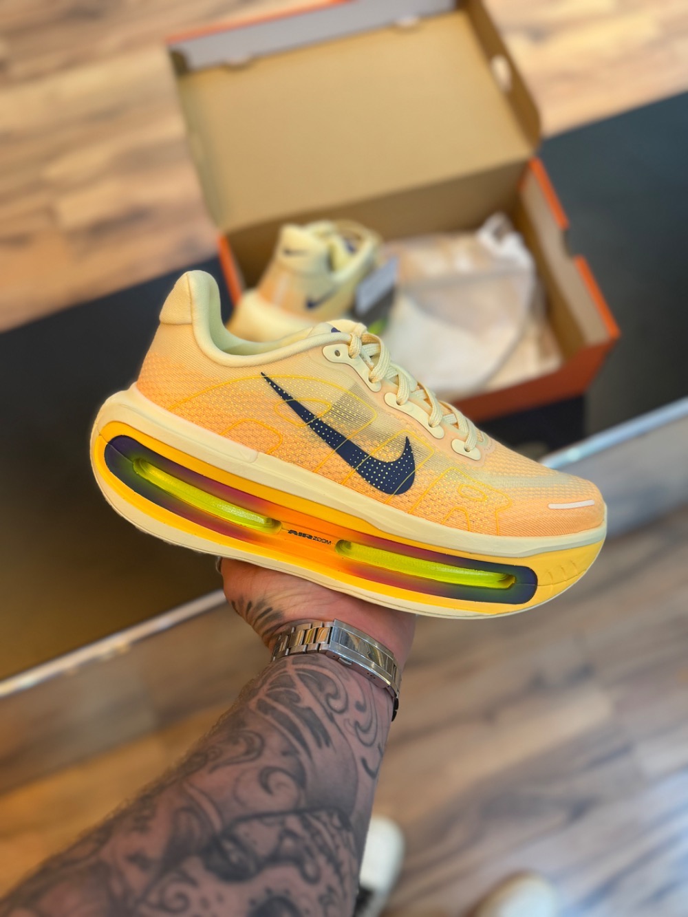 Nike Vomero Premium Alabaster — 39, Novo