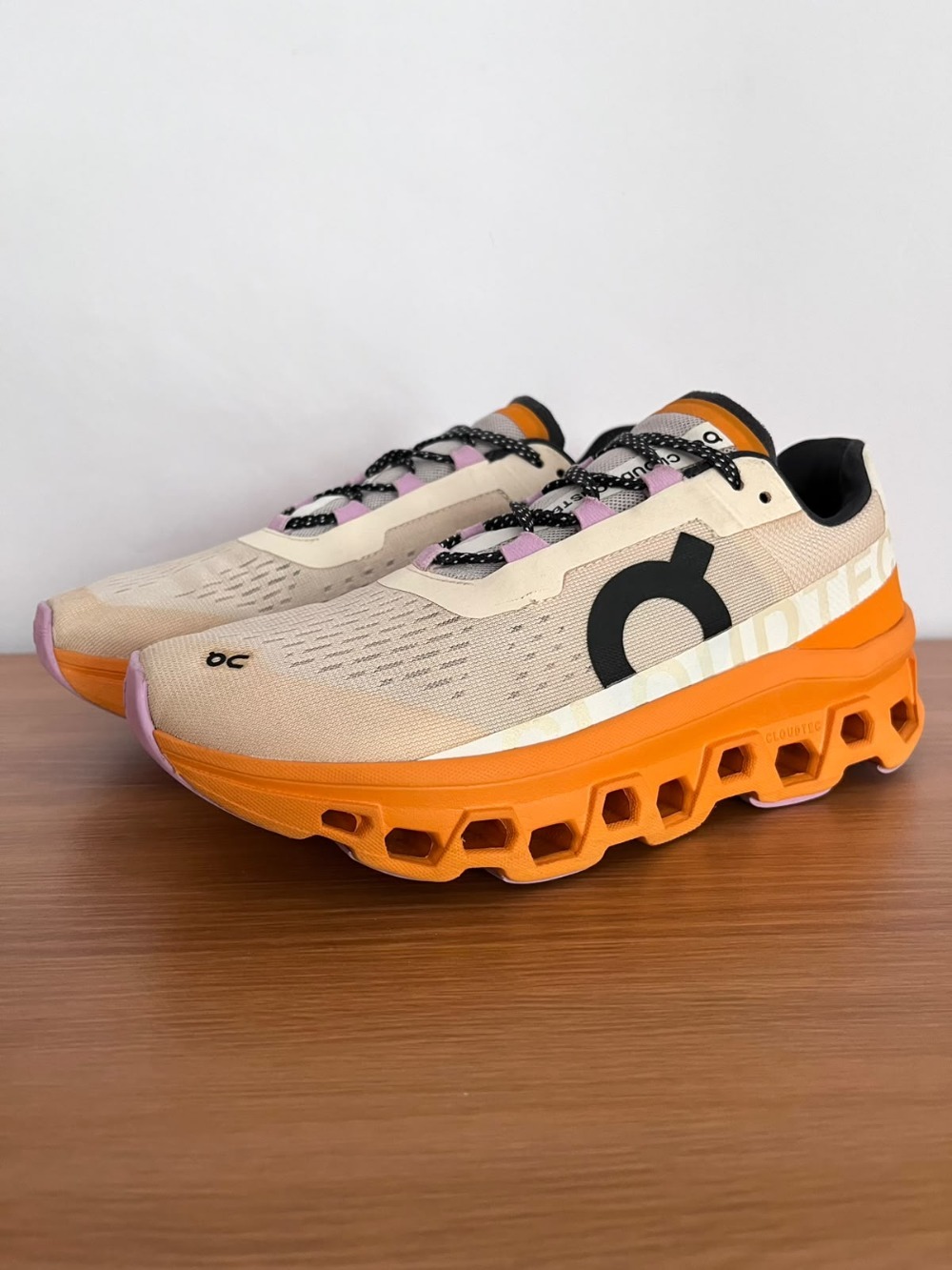 Tênis On Running Cloudmonster Fawn Turmeric