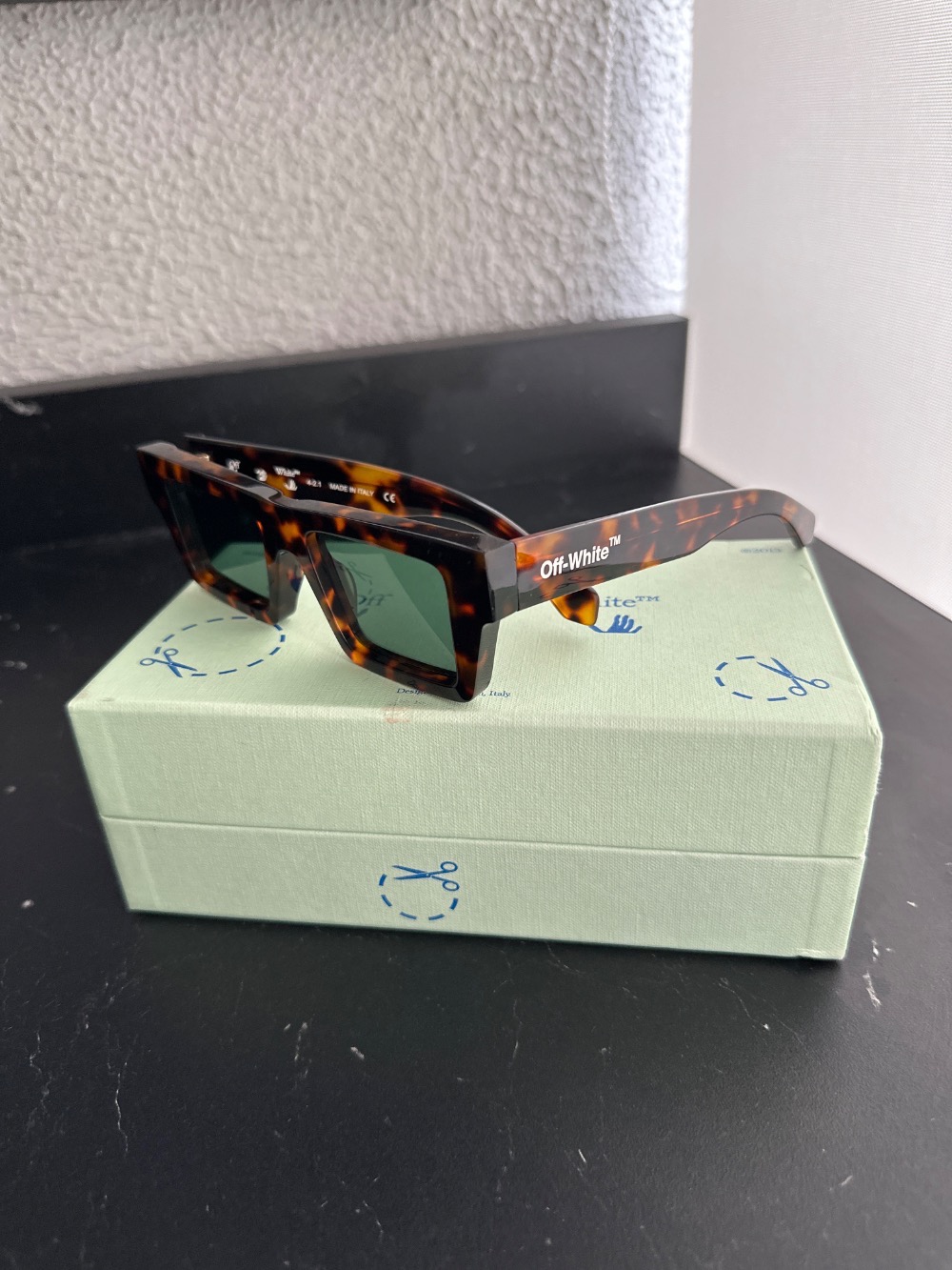Óculos de Sol Off-White Nassau