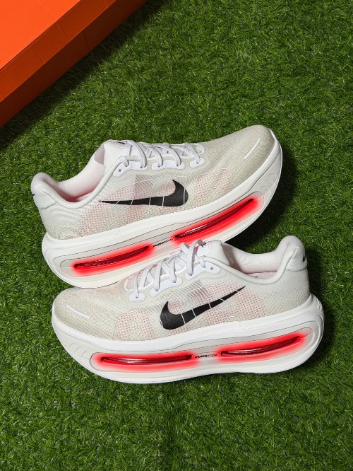Nike Vomero Premium White Bright Crimson — 43.5, Novo