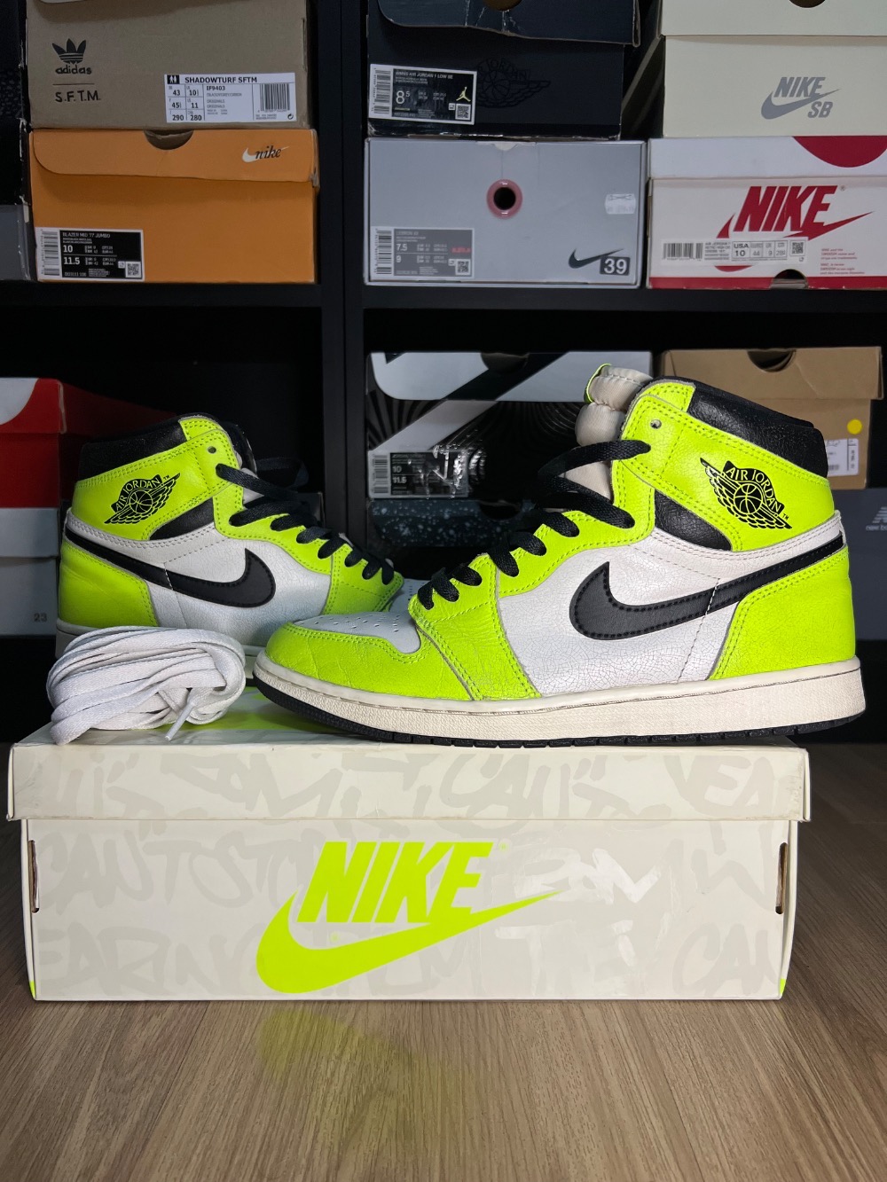 Air Jordan 1 High OG Visionaire Volt