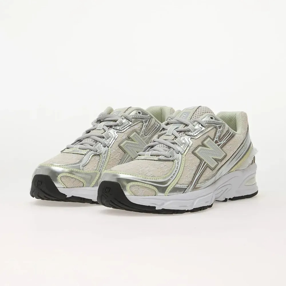 New Balance 740 Moonbeam Light Silver Metallic