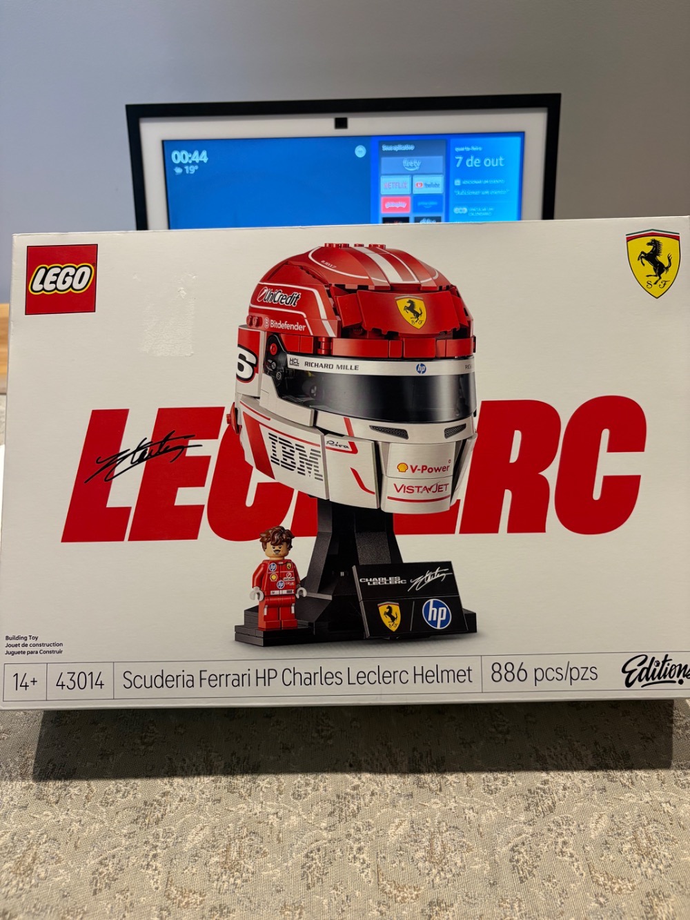 LEGO Editions Capacete Scuderia Ferrari HP - Charles Leclerc 43014 886 Peças