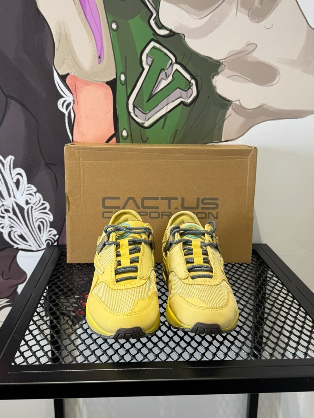 Travis Scott x Nike Air Max 1 Cactus Gold