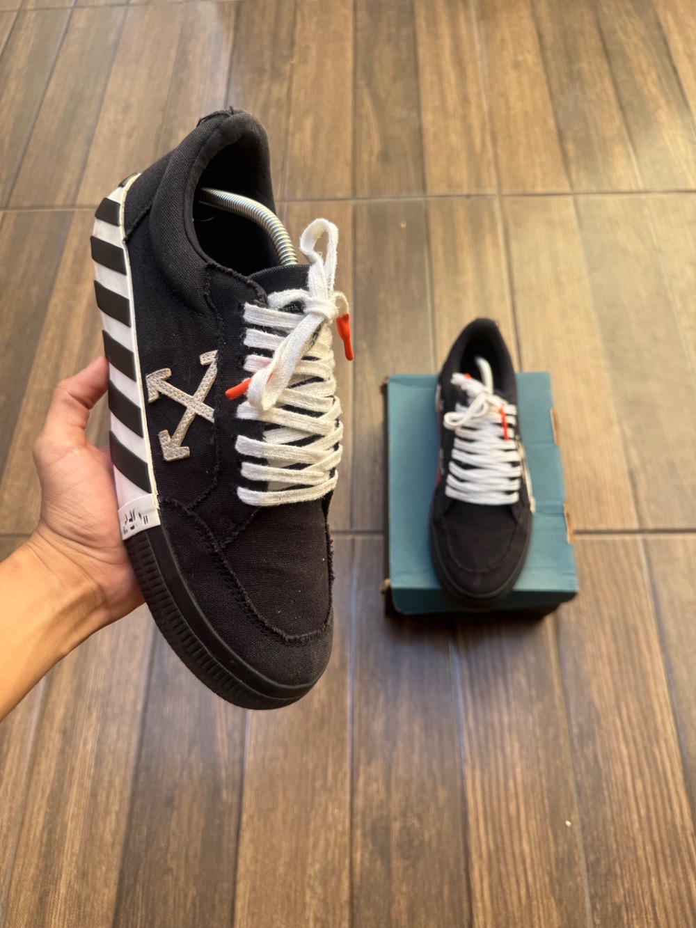 Off-White Vulcanized Low Black White Arrow
