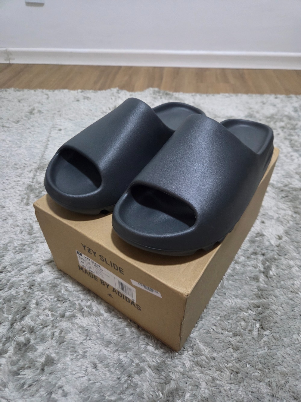 Yeezy Slide Dark Onyx