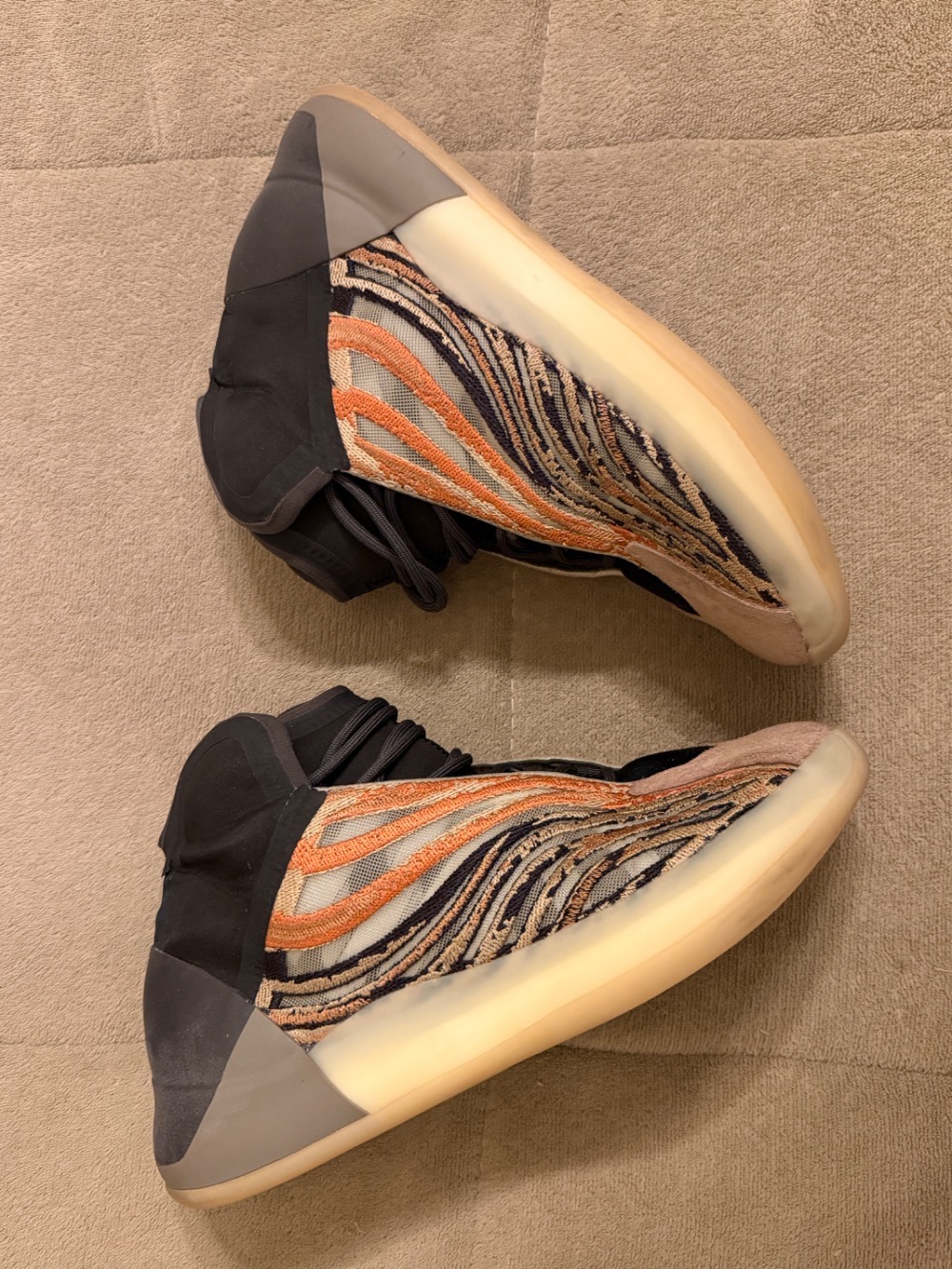 Yeezy QNTM Flash Orange