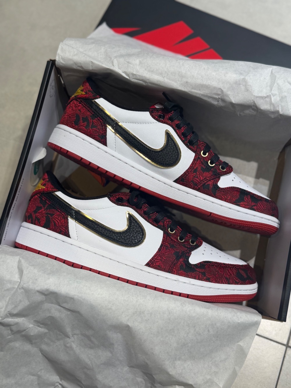 Air Jordan 1 Low Last Dance At The Garden Varsity Red