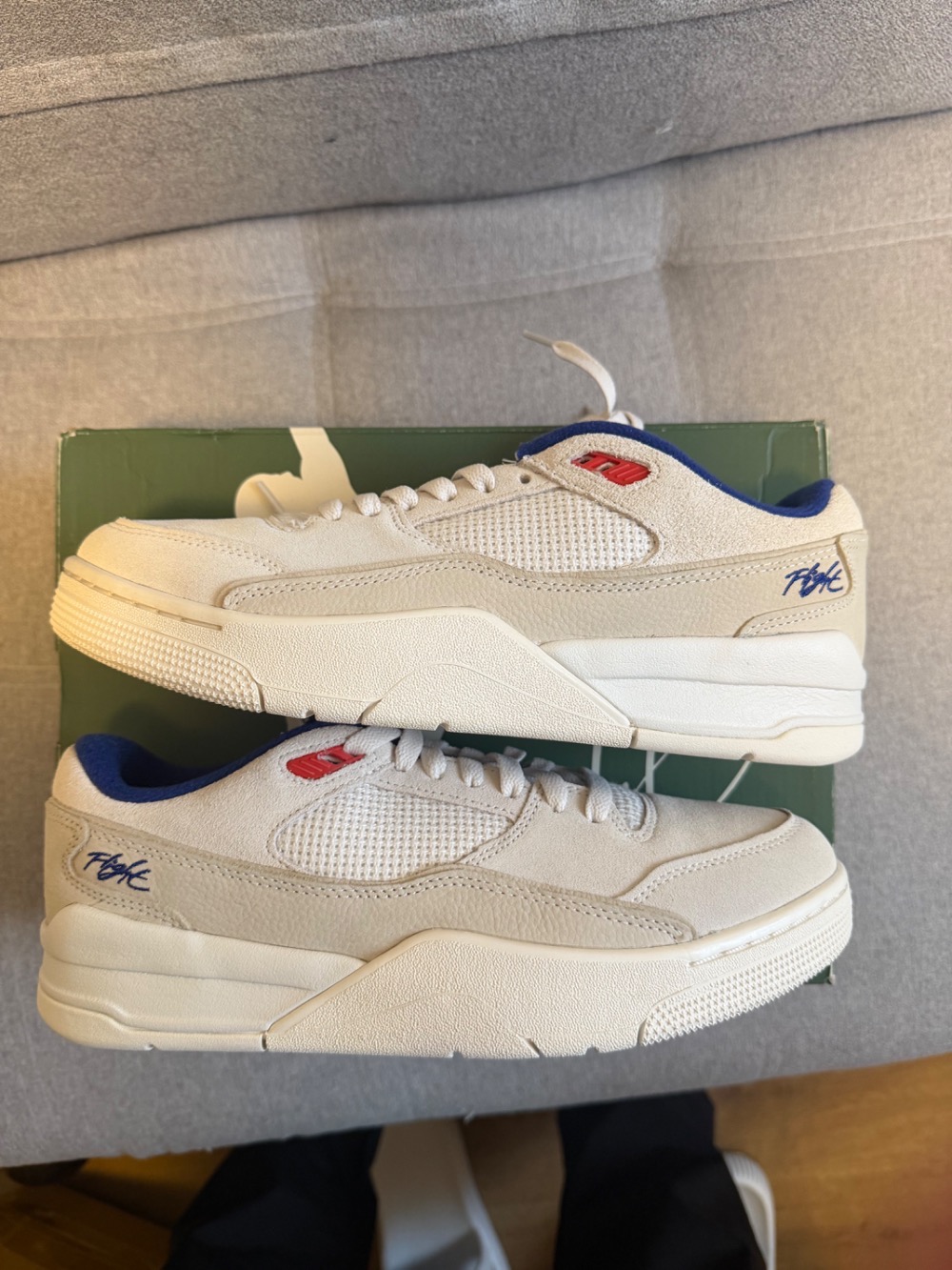 Jordan Flight Court Beige Royal