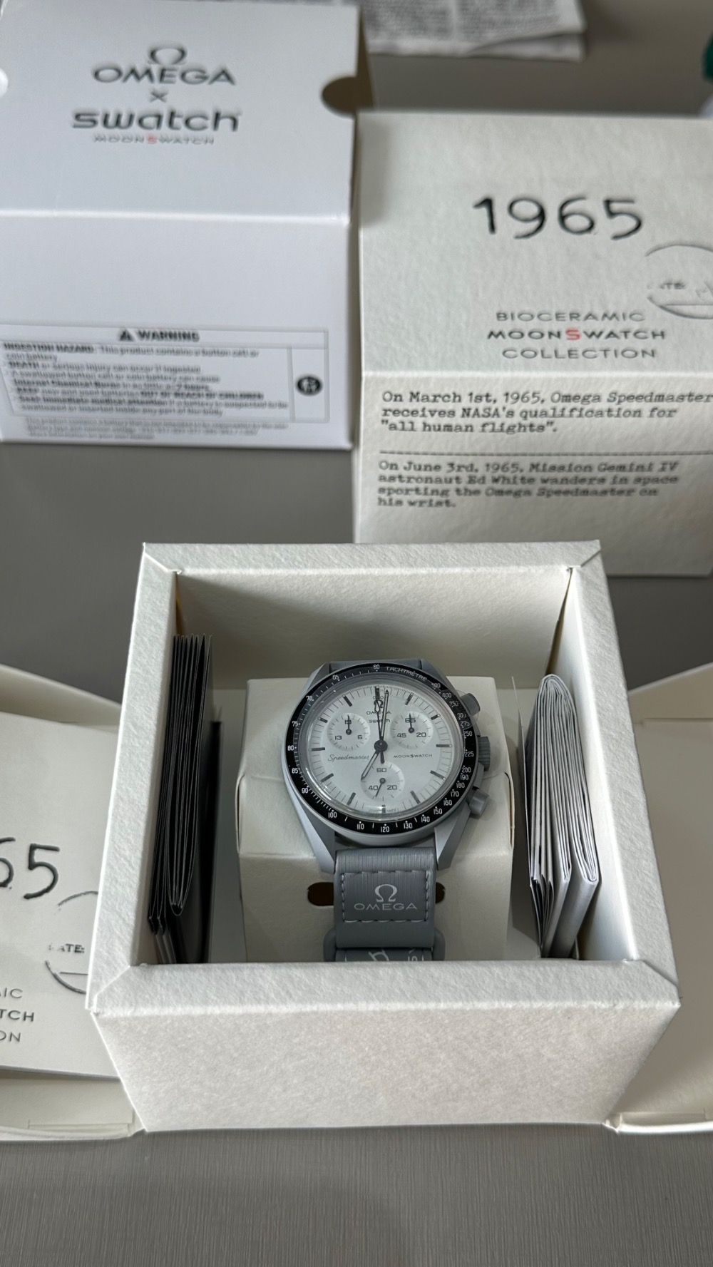 Swatch x Omega Relógio Moonwatch 1965 Grey