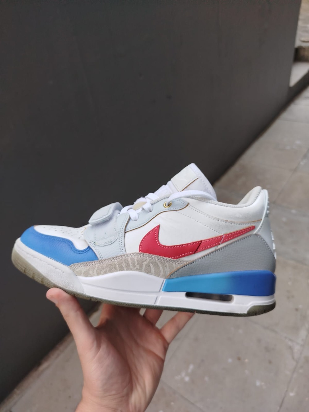Tênis Air Jordan Legacy 312 Low 'Game Royal / University Red'