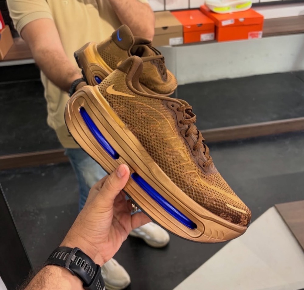 Nike Vomero Premium Flat Stout — 37.5, Novo