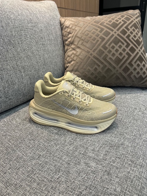 Nike Air Zoom Vomero Premium Desert Khaki Light Khaki