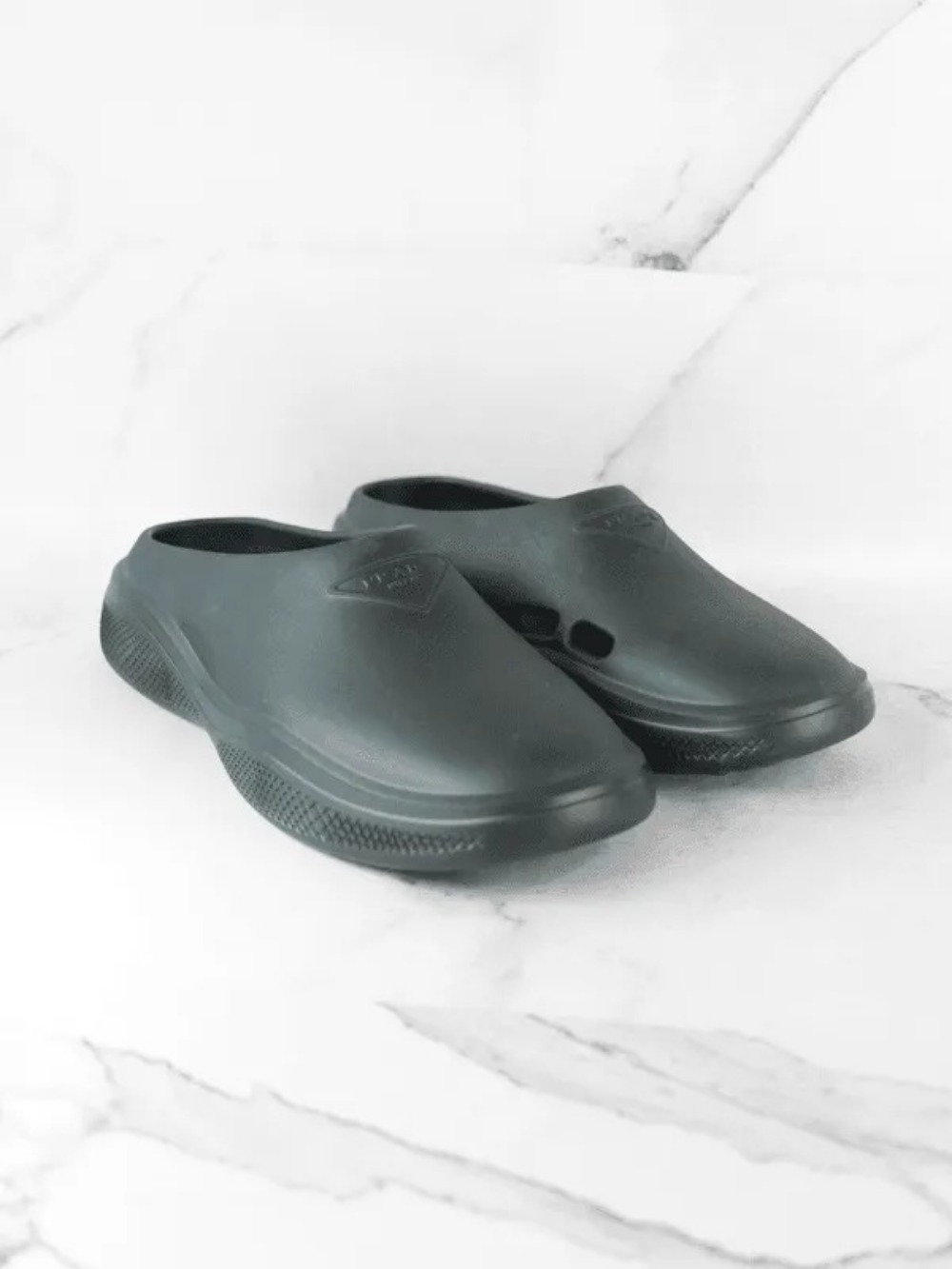 Clog Prada Mule Triangle Logo Preto