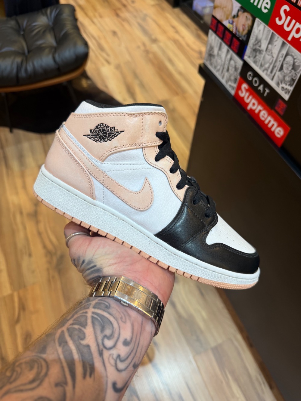 Air Jordan 1 Mid GS Arctic Orange Black Toe