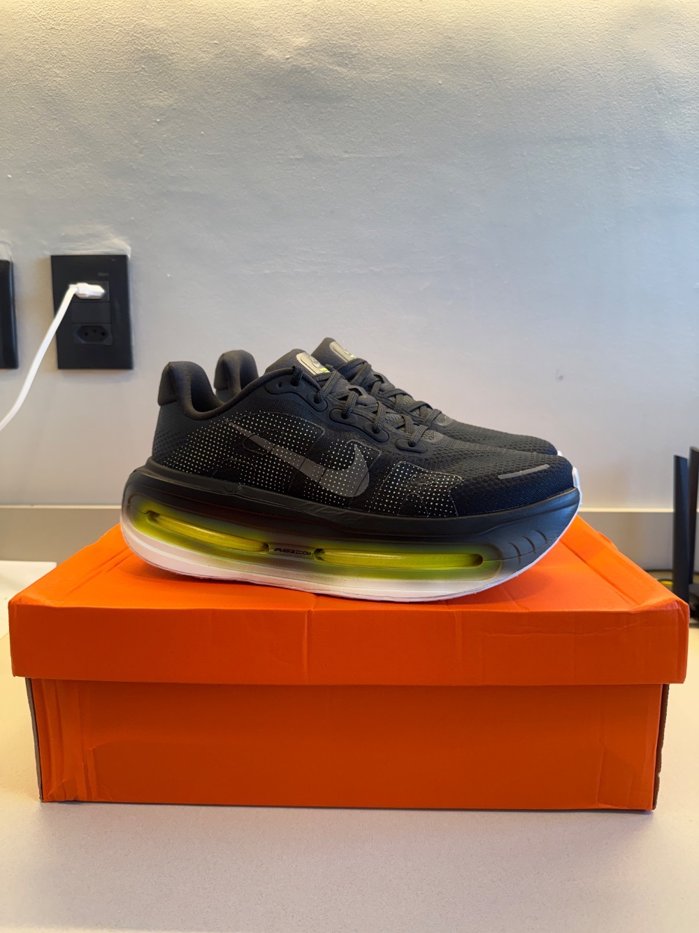 Nike Vomero Premium Black Volt