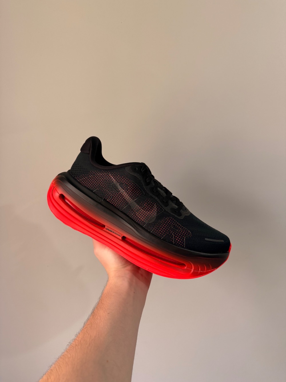 Nike Vomero Premium Black Bright Crimson