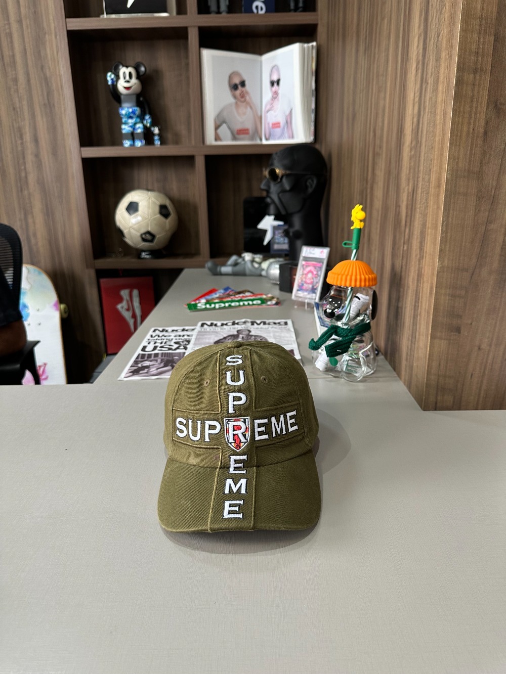 Boné Supreme Cross 6-Panel Olive FW26-W7