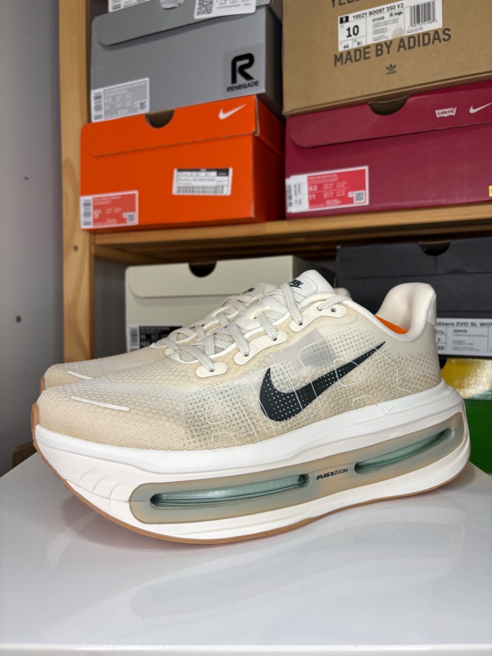 Nike Vomero Premium Pale Ivory Jade Horizon