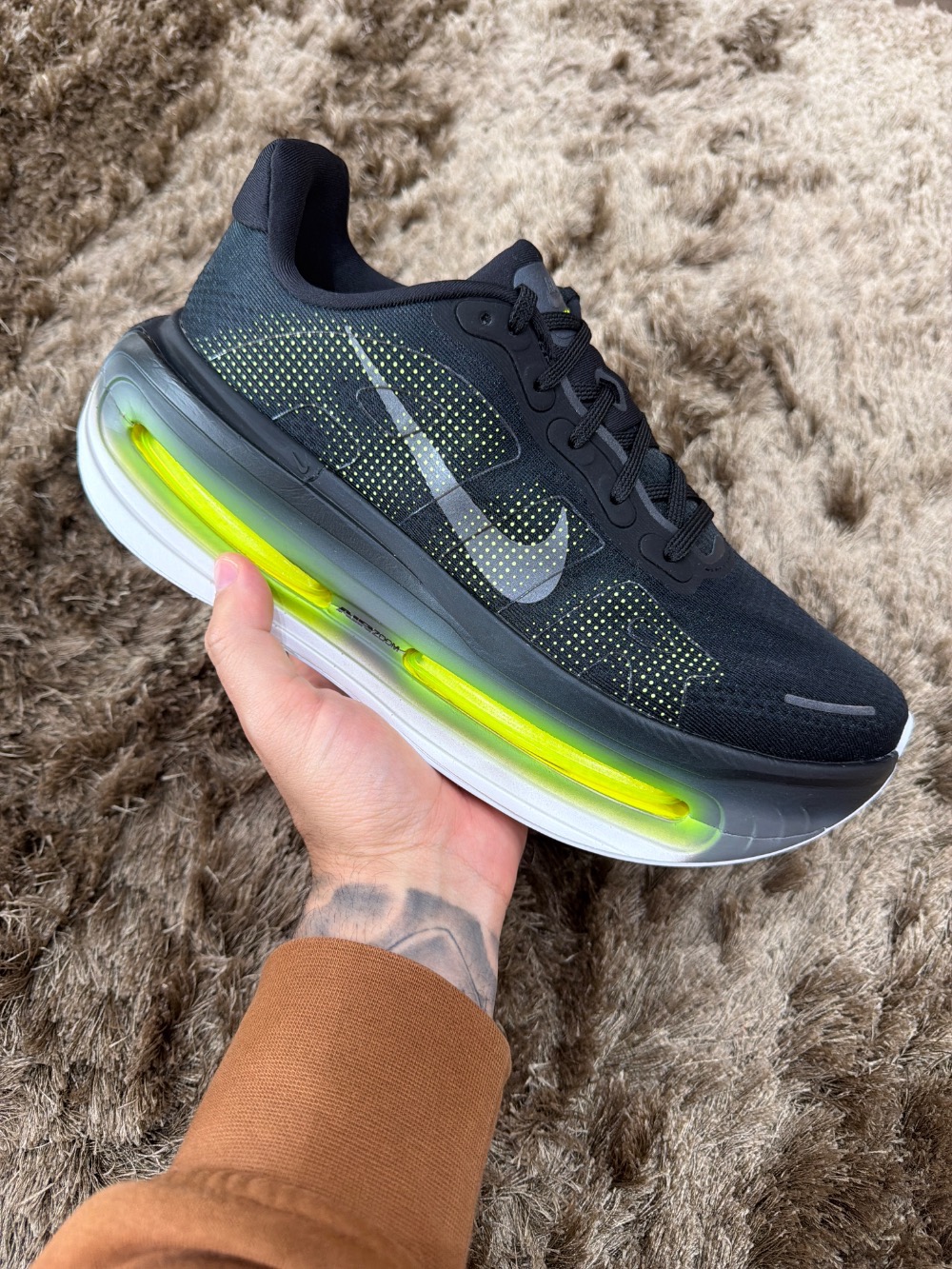 Nike Vomero Premium Black Volt