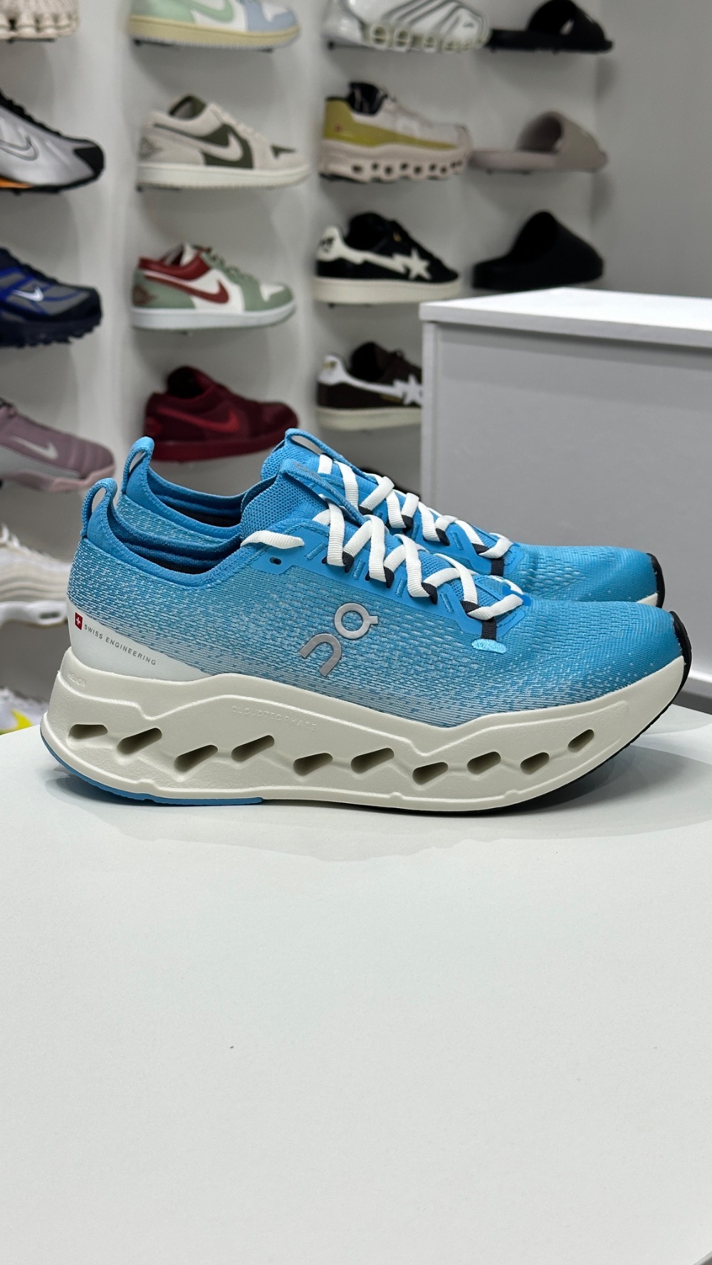 Tênis On Running Cloudsurfer Max 'Horizon Ivory'
