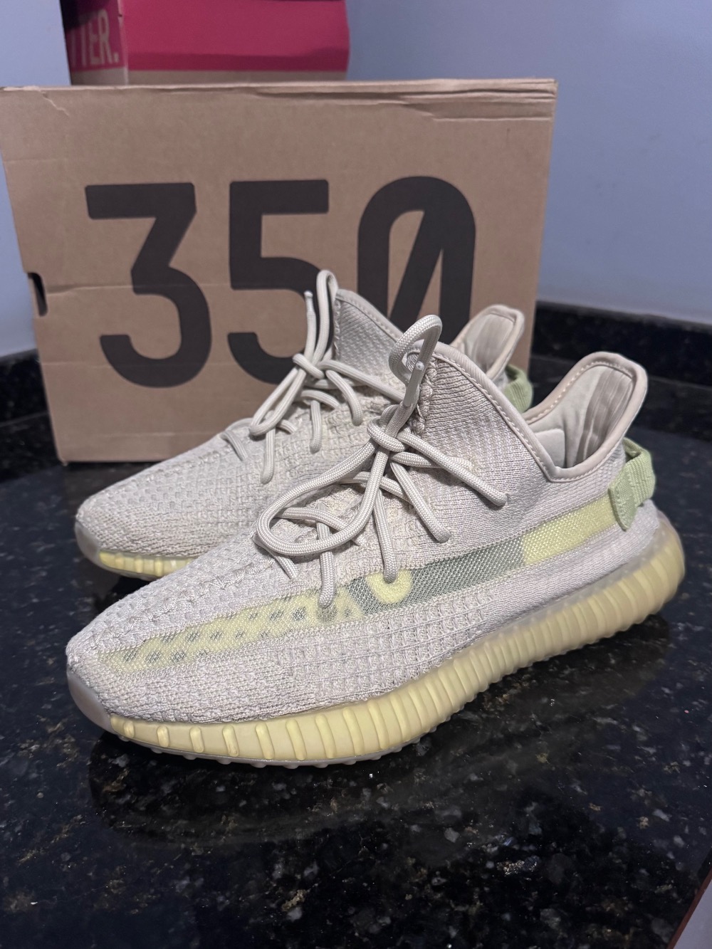 Yeezy Boost 350 V2 Flax — 41, Usado