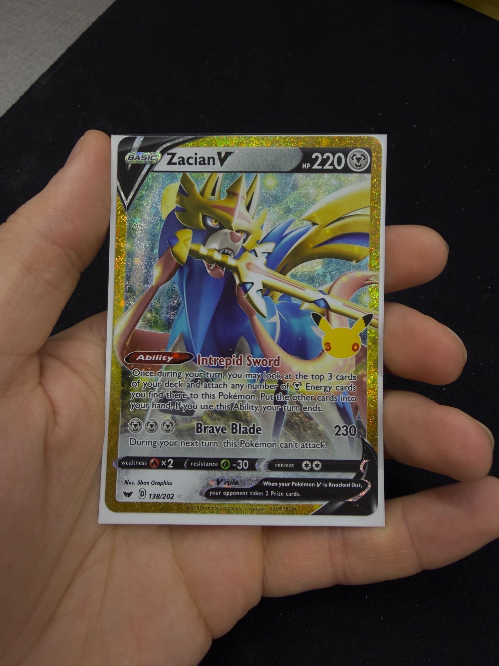 Zacian V (138/202) Celebração de 30 Anos Pokémon TCG