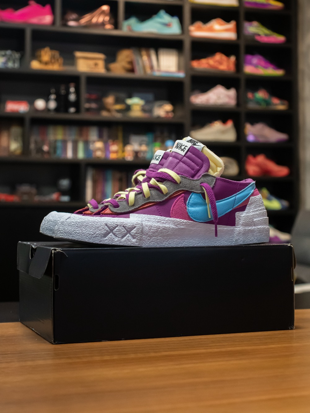 sacai x KAWS Nike Blazer Low Purple Dusk — 45, Usado