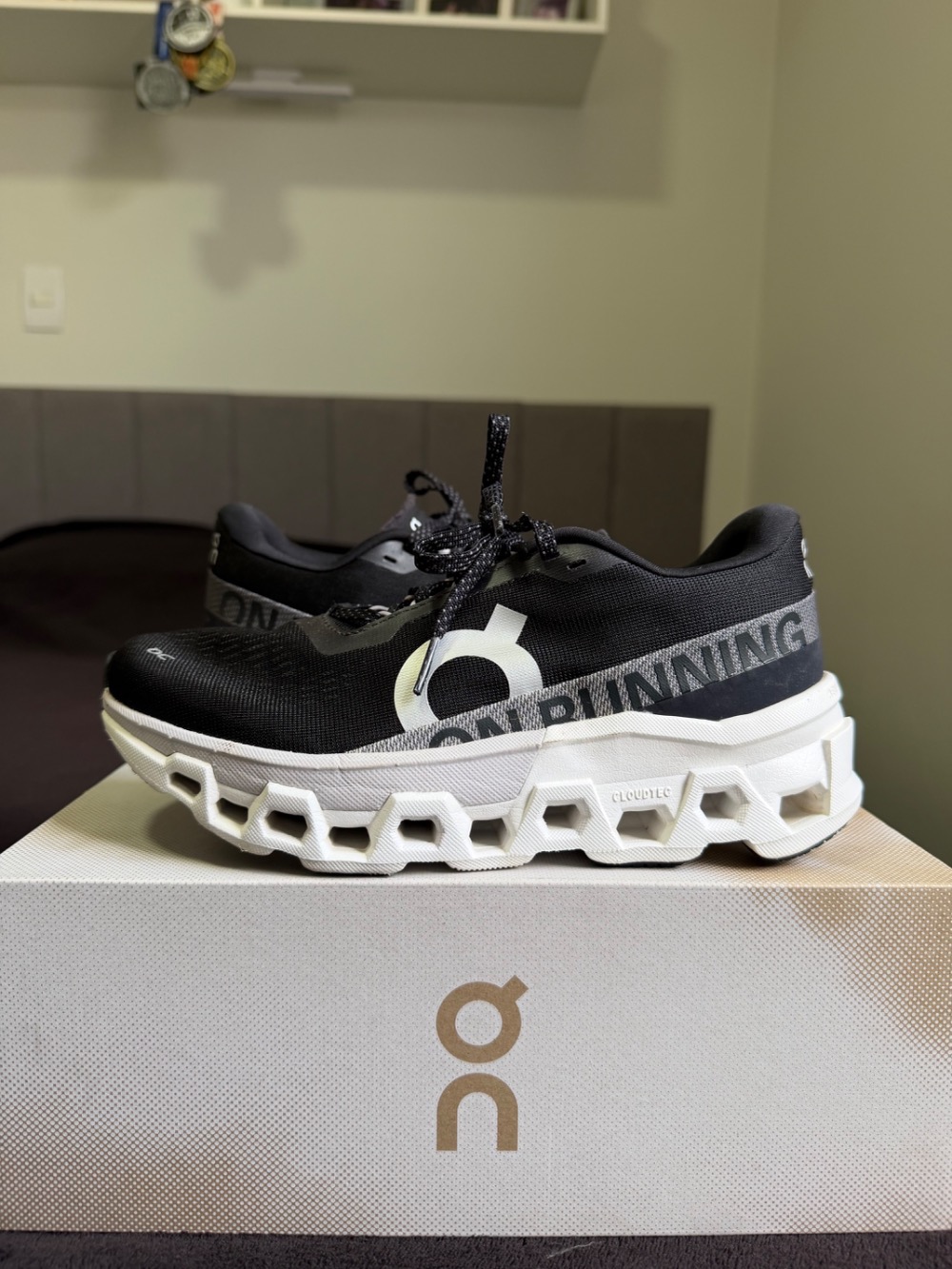 On Running Cloudmonster 2 Black Frost