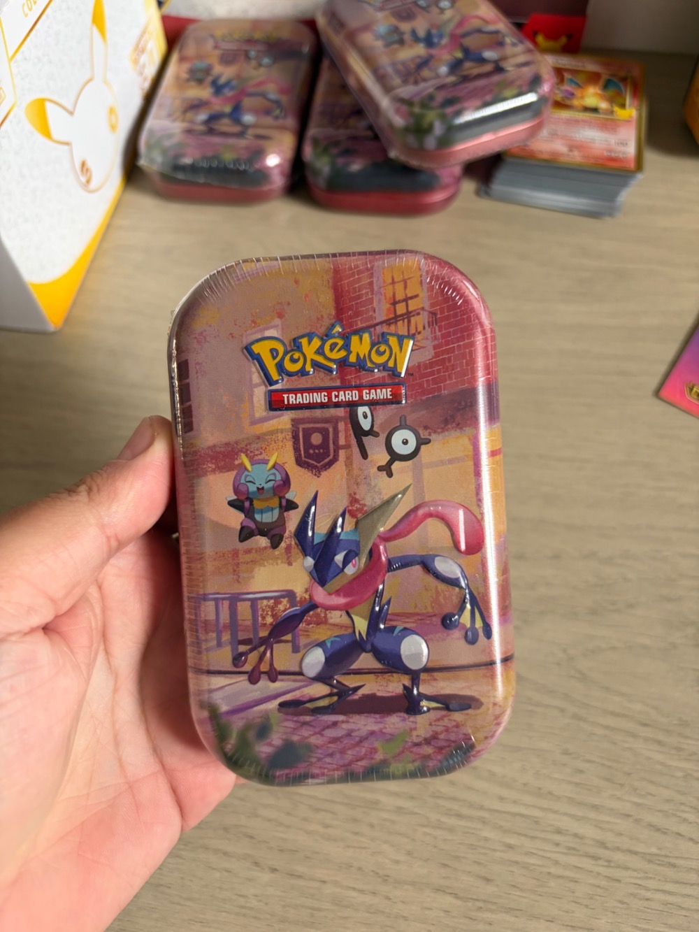 Mini Lata Celebração de 30 Anos (Greninja) Pokémon TCG EN-US