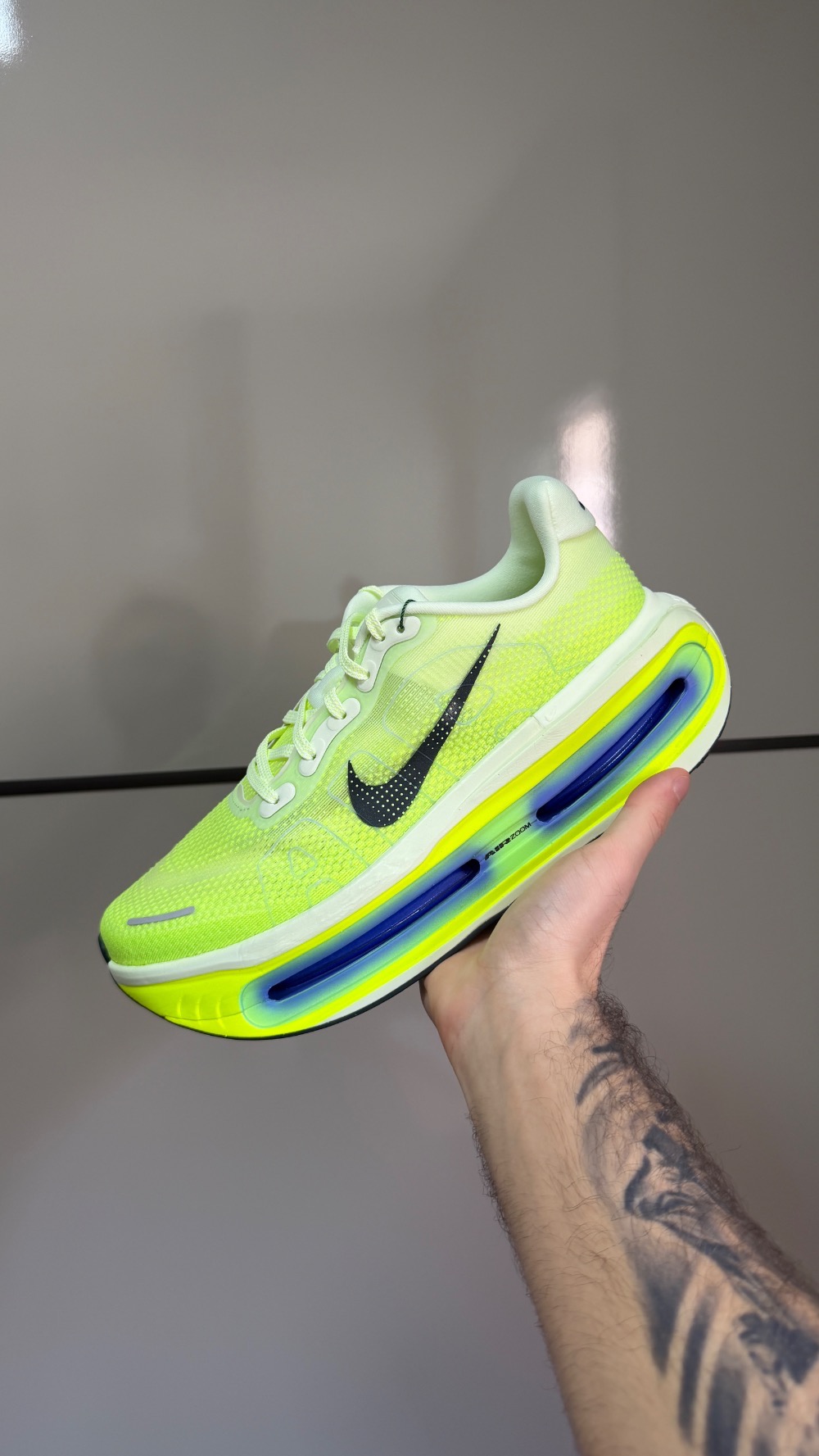 Nike Vomero Premium Volt Tint Sapphire