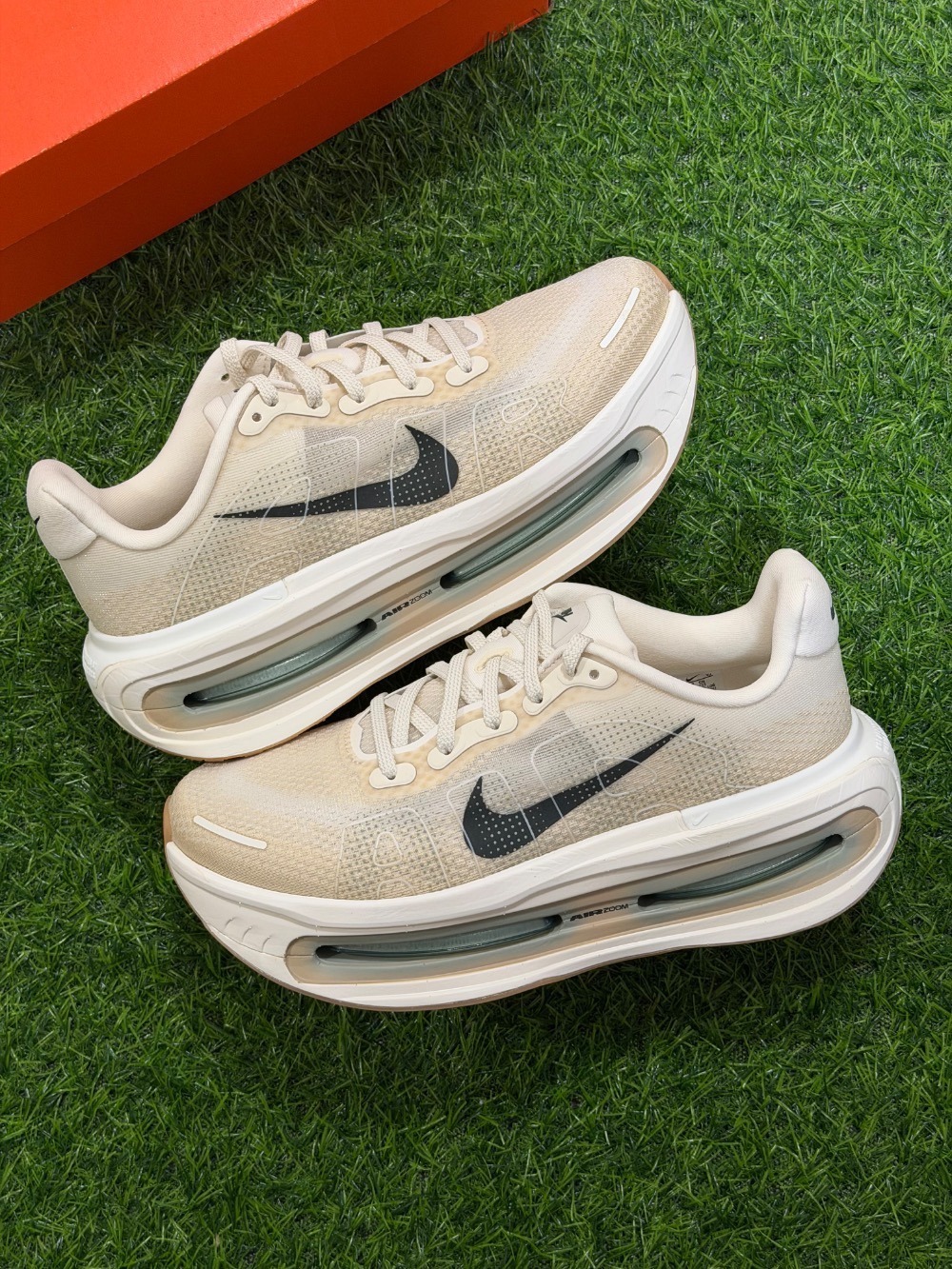 Nike Vomero Premium Pale Ivory Jade Horizon
