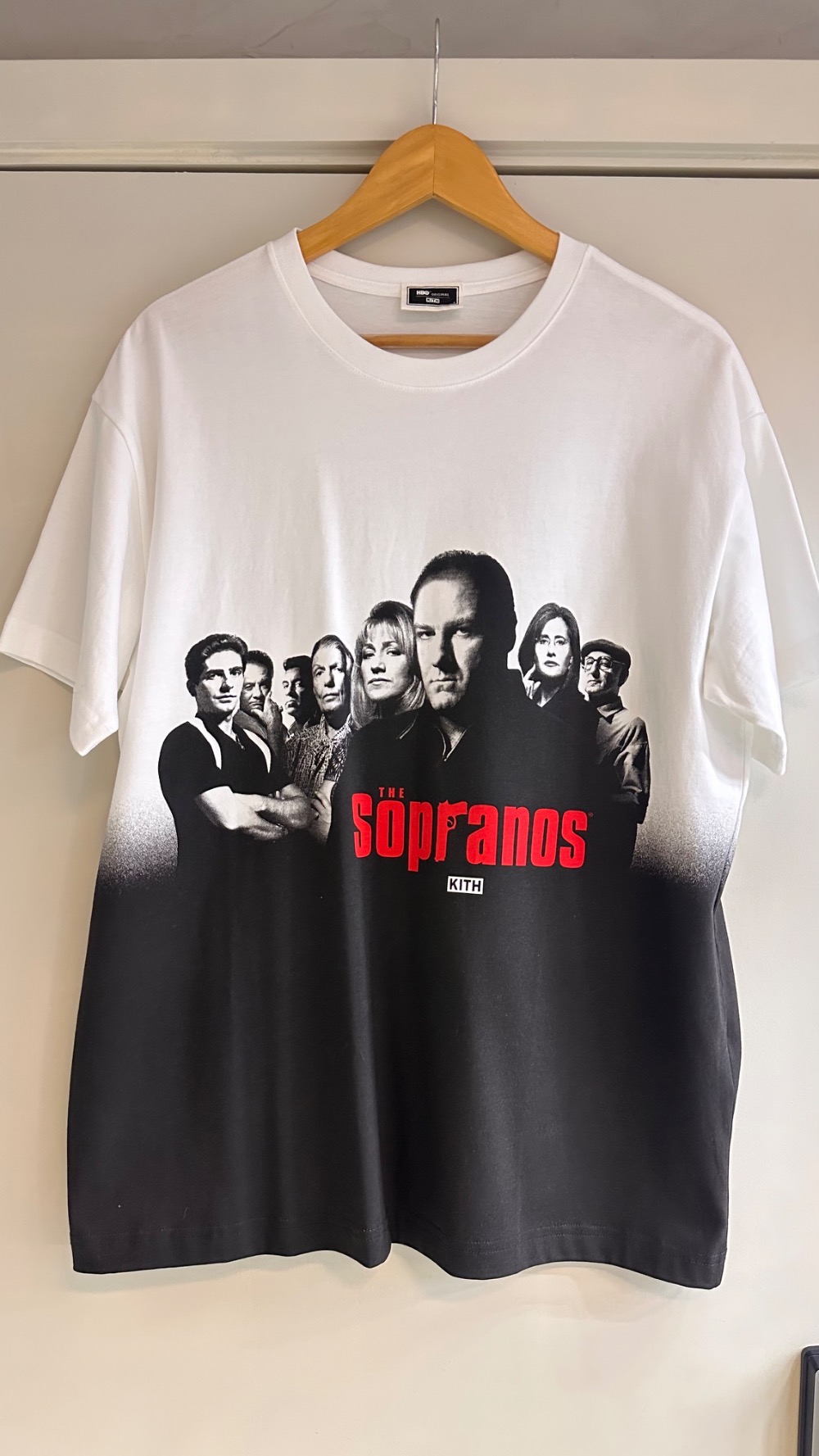 Camiseta Kith For The Sopranos Ombre Poster Vintage White