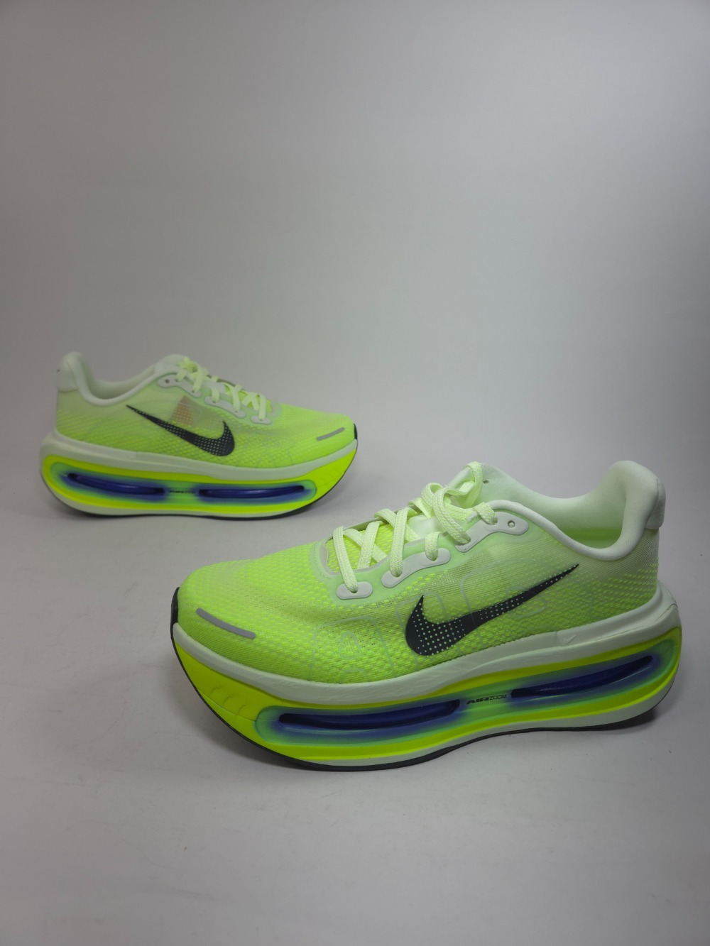 Nike Vomero Premium Volt Tint Sapphire