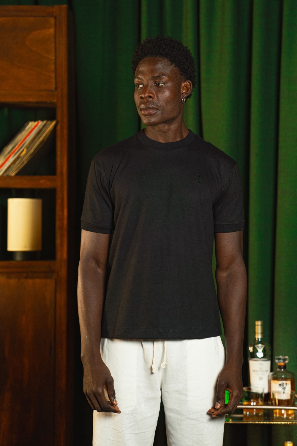Camiseta Basic Saint Judge Preto Monograma